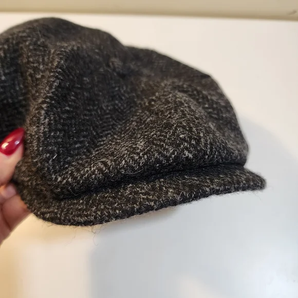 Classic Gray Herringbone Newsboy Cap - Picture 8 of 10